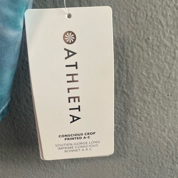 NWT Athleta Conscious Crop Printed A-C
Solarize Chrome Blue Bra. Size X-Small - Picture 6 of 7